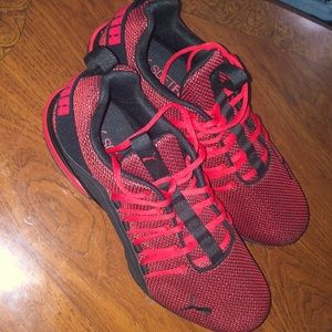 New —Size 10 unisex puma sneakers in red/black-no box